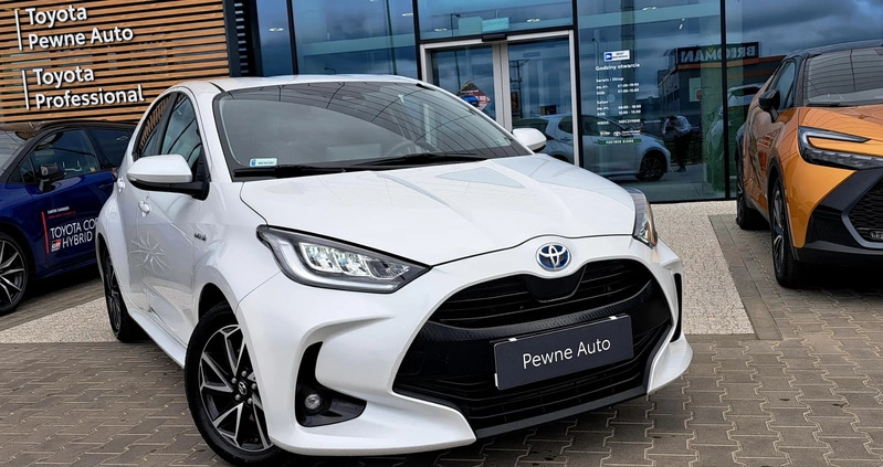 Toyota Yaris cena 84500 przebieg: 40700, rok produkcji 2021 z Poniatowa małe 154